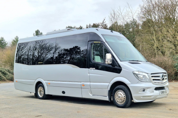 19 Seater Minibus Hire